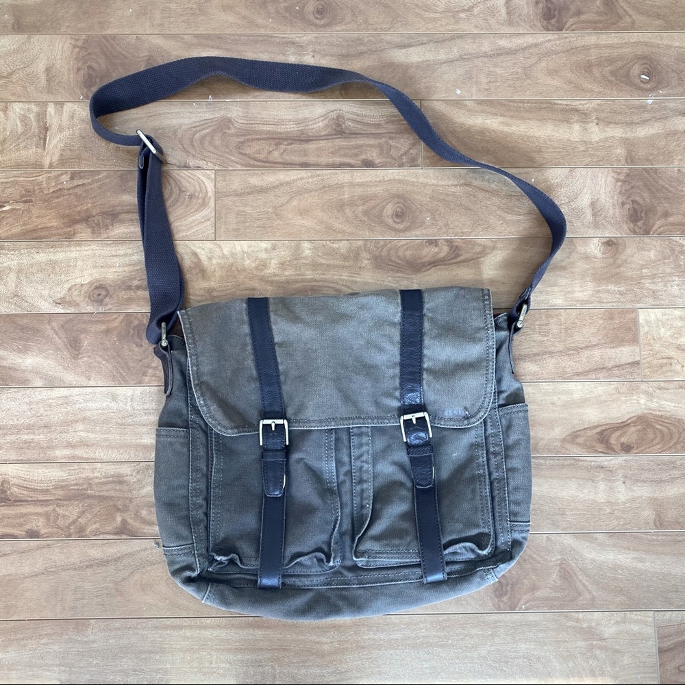 Fossil Messenger Bag - Orange and Blue